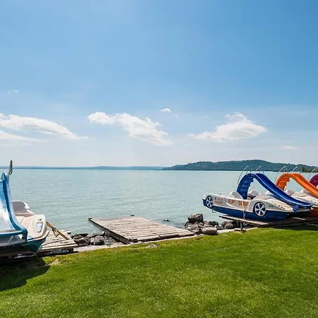 Apartment Fured Beach Apartman *