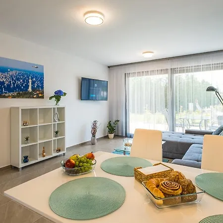 Fured Beach Apartman Apartment